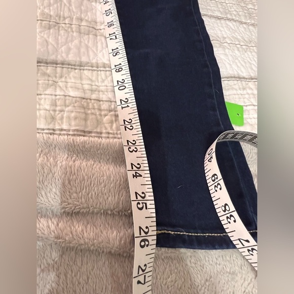 Levi’s 720 High Rise Skinny in Excellent condition Dark Wash Size 27 - Picture 7 of 7